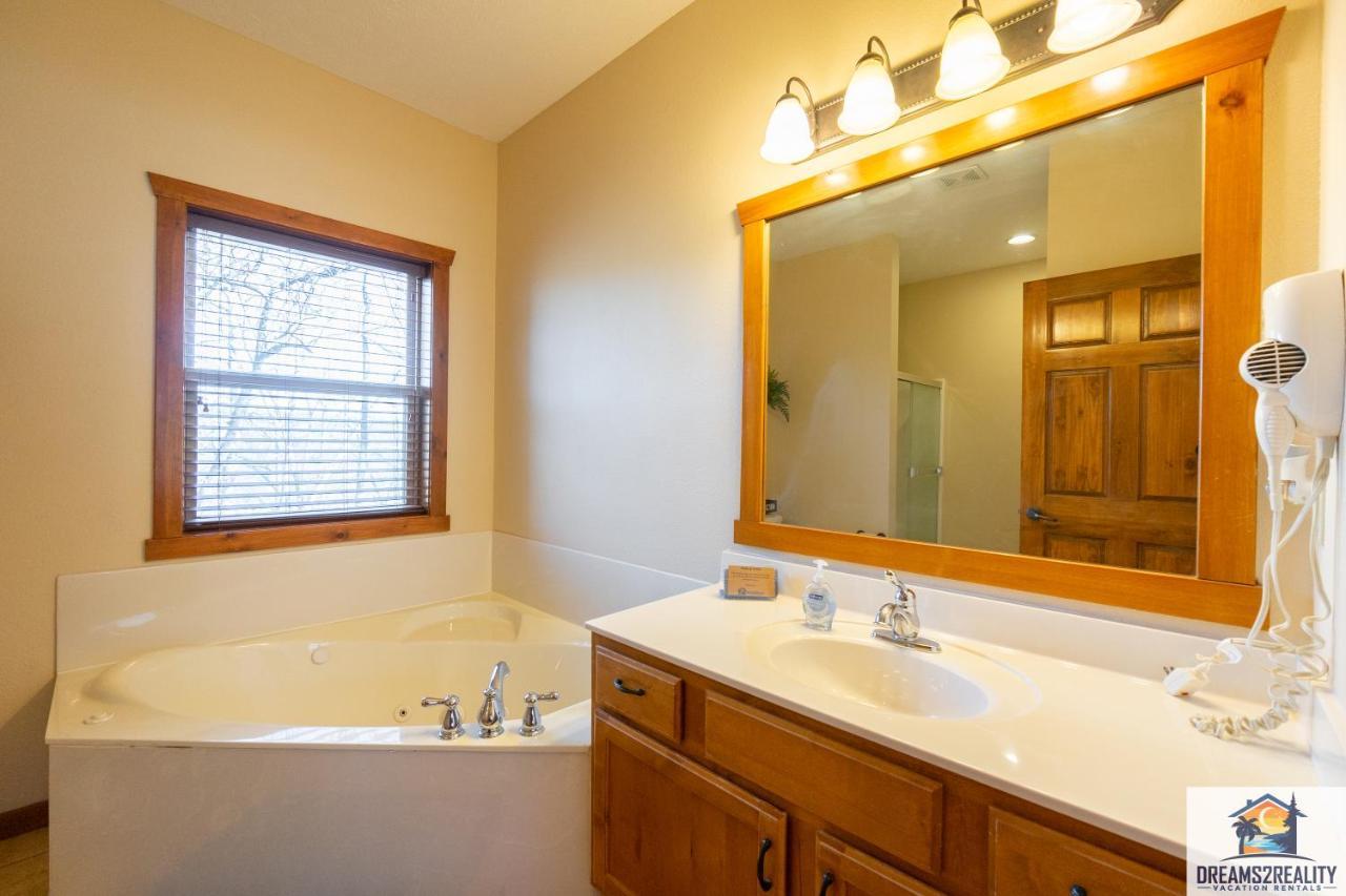 Forest Heights Lodge - 6Br - Pool Table - Near Silver Dollar City - Free Tickets Included Μπράνσον Εξωτερικό φωτογραφία